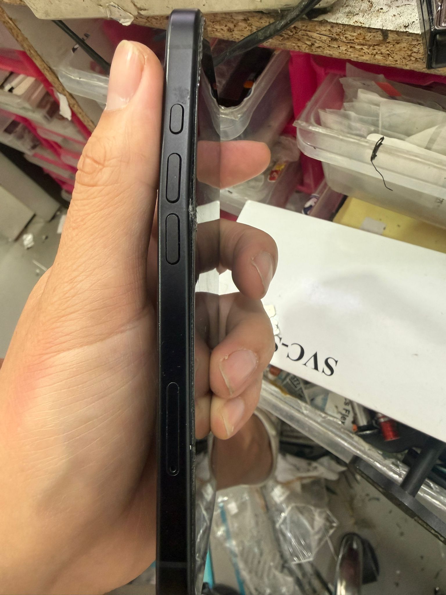 iPhone con el chasis doblado recibido para diagnóstico en Promóvil Getafe